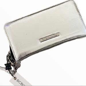BCBG Allison Wallet NWT